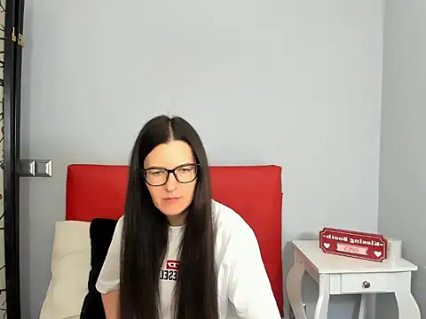 NadiaXlove online show from 06-19-26, 05:46