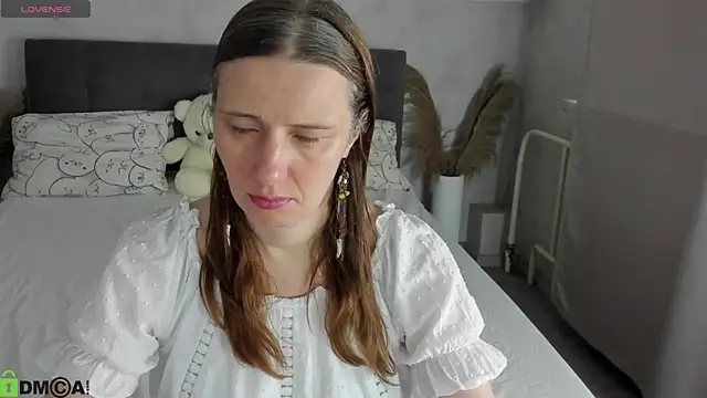 Snapshot of Kathrine-Meyer chatting on 06-27-26, 01:00 Kathrine-Meyer online show from 06-27-26, 01:00
