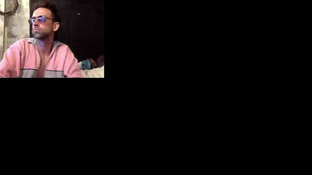 Snapshot of thierrybae chatting on 06-19-26, 02:17 thierrybae online show from 06-19-26, 02:17
