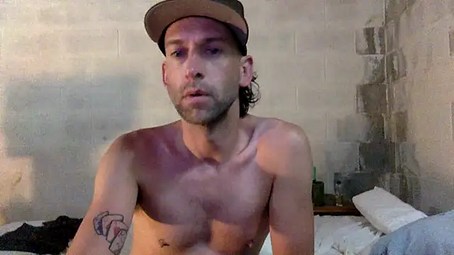 Snapshot of thierrybae chatting on 07-18-26, 10:07 thierrybae online show from 07-18-26, 10:07