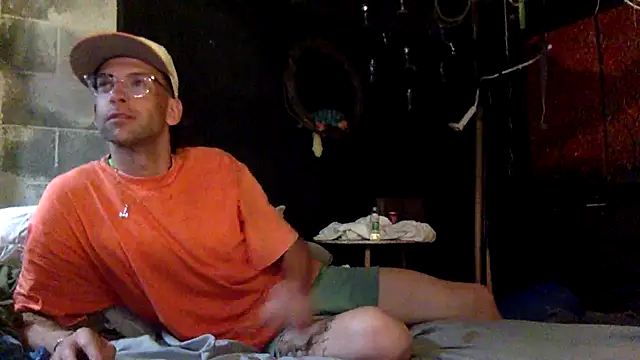 Snapshot of thierrybae chatting on 07-15-26, 08:32 thierrybae online show from 07-15-26, 08:32