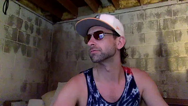 Snapshot of thierrybae chatting on 06-15-26, 03:23 thierrybae online show from 06-15-26, 03:23