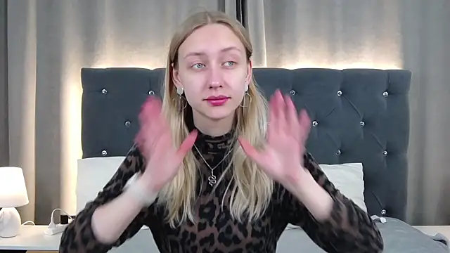 LirienVexx online show from 06-19-26, 03:34