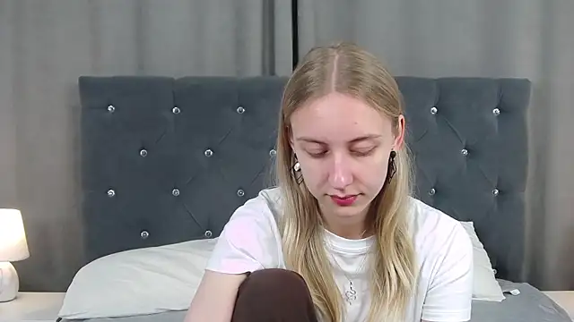 LirienVexx online show from 06-25-26, 05:12