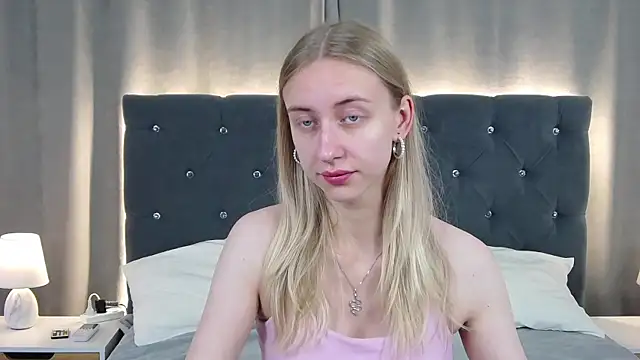 LirienVexx online show from 07-08-26, 04:02