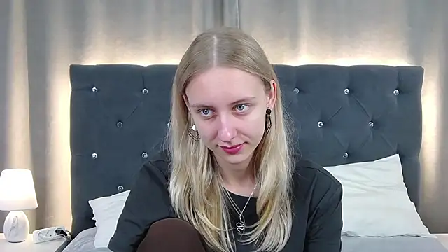 LirienVexx online show from 06-13-26, 03:59