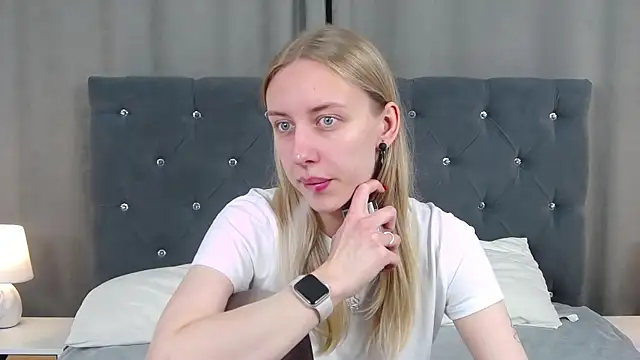 LirienVexx online show from 06-25-26, 03:59