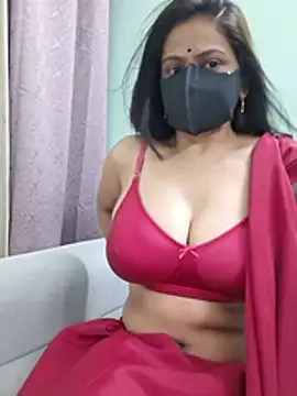 Snapshot of Yours_Stepmom chatting on 07-01-26, 04:02 Yours Stepmom online show from 07-01-26, 04:02