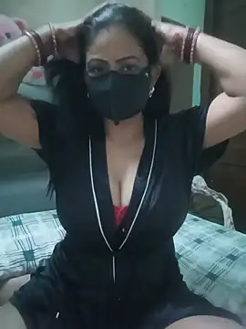 Snapshot of Yours_Stepmom chatting on 06-07-26, 04:18 Yours Stepmom online show from 06-07-26, 04:18