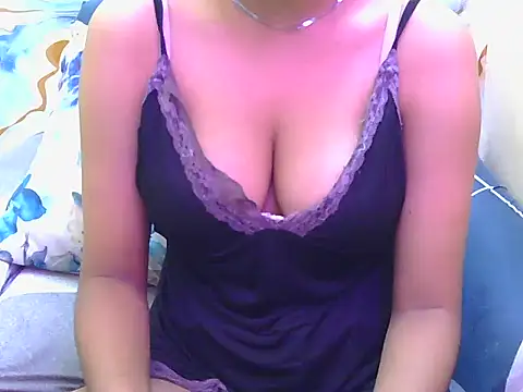 hot-ayra online show from 07-08-26, 04:35