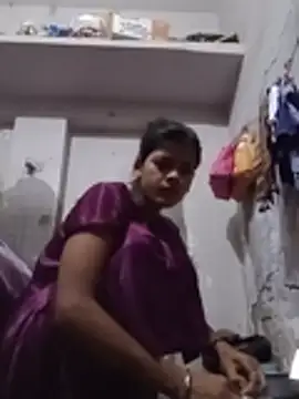 Snapshot of Hot_bhabi0123 chatting on 06-06-26, 02:39 Hot bhabi0123 online show from 06-06-26, 02:39