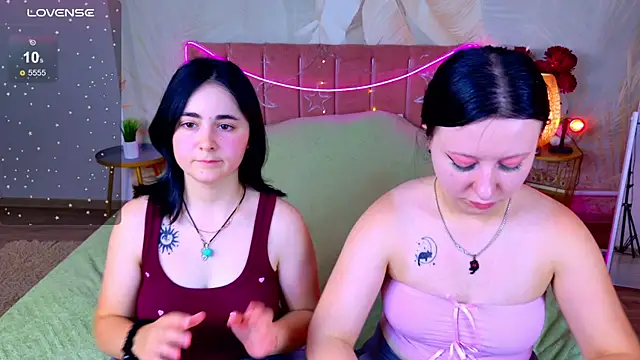 Snapshot of RuthHalll chatting on 07-09-26, 10:04 RuthHalll online show from 07-09-26, 10:04