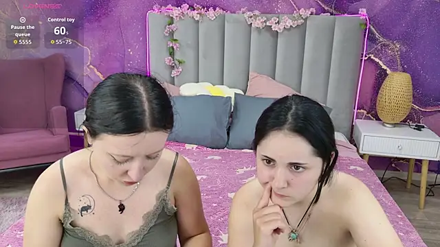 Snapshot of RuthHalll chatting on 07-17-26, 10:01 RuthHalll online show from 07-17-26, 10:01