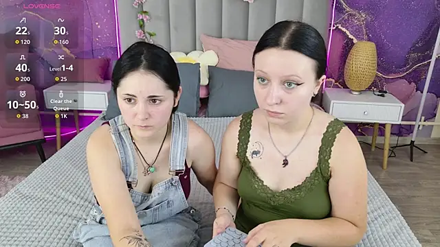 Snapshot of RuthHalll chatting on 07-16-26, 10:01 RuthHalll online show from 07-16-26, 10:01