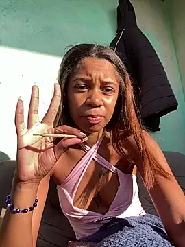 Snapshot of Moreninhazika chatting on 06-04-26, 11:04 Moreninhazika online show from 06-04-26, 11:04