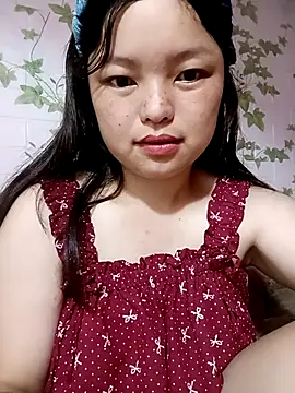 Snapshot of Linna-bae chatting on 07-08-26, 12:57 Linna-bae online show from 07-08-26, 12:57