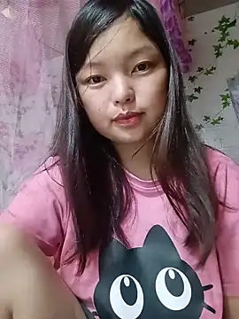 Snapshot of Linna-bae chatting on 06-21-26, 12:49 Linna-bae online show from 06-21-26, 12:49
