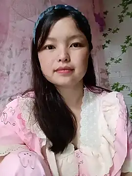 Snapshot of Linna-bae chatting on 07-01-26, 09:20 Linna-bae online show from 07-01-26, 09:20