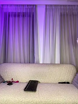 Snapshot of ValentinaMonroee chatting on 07-18-26, 07:22 ValentinaMonroee online show from 07-18-26, 07:22