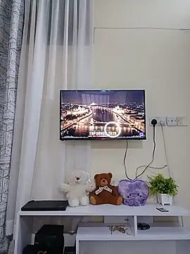 Snapshot of Sweet-Hennessy chatting on 06-20-26, 03:17 Sweet-Hennessy online show from 06-20-26, 03:17