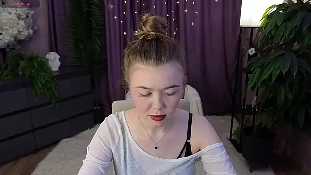Snapshot of Lina_deels chatting on 06-25-26, 07:30 Lina deels online show from 06-25-26, 07:30
