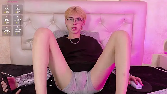 Snapshot of Kim_Adrien chatting on 07-16-26, 12:29 Kim Adrien online show from 07-16-26, 12:29