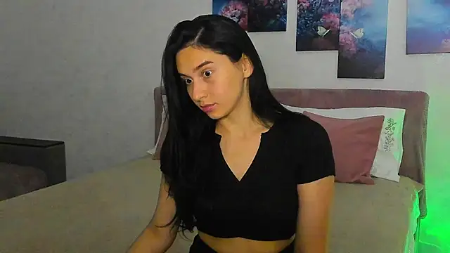Camilla  Noor online show from 06-20-26, 04:56