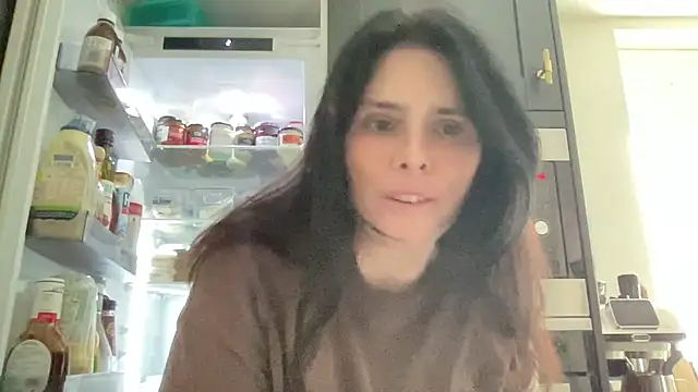 Snapshot of JadeLucy chatting on 06-09-26, 01:12 JadeLucy online show from 06-09-26, 01:12
