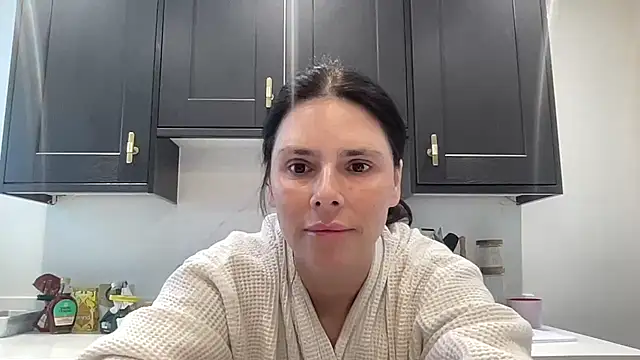 Snapshot of JadeLucy chatting on 06-07-26, 07:35 JadeLucy online show from 06-07-26, 07:35