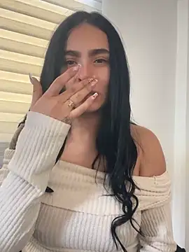 Snapshot of Sara_fernandez- chatting on 06-18-26, 01:49 Sara fernandez- online show from 06-18-26, 01:49