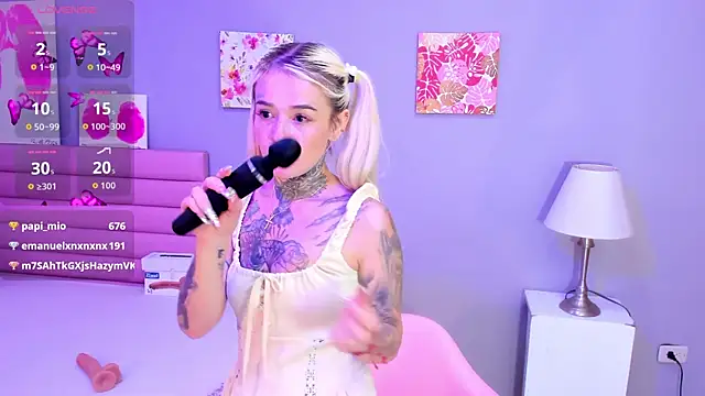 Snapshot of _mariangel1 chatting on 06-29-26, 12:17 mariangel1 online show from 06-29-26, 12:17