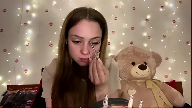 itskylieee online show from 06-11-26, 01:19