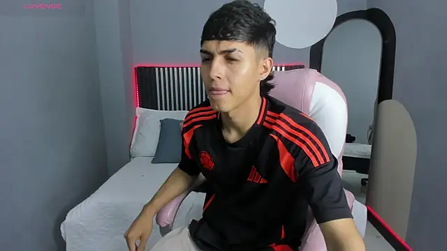 Axel Mendozaa online show from 06-17-26, 08:19