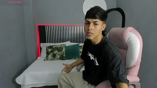 Axel Mendozaa online show from 06-10-26, 08:21
