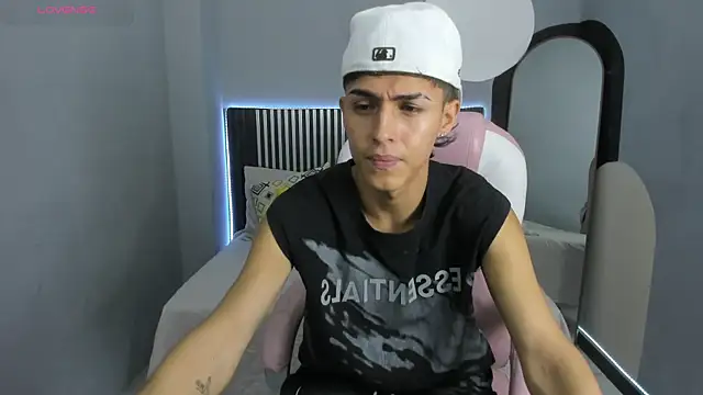 Axel Mendozaa online show from 06-18-26, 08:14