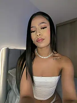 Snapshot of Michell_se chatting on 06-18-26, 05:06 Michell se online show from 06-18-26, 05:06