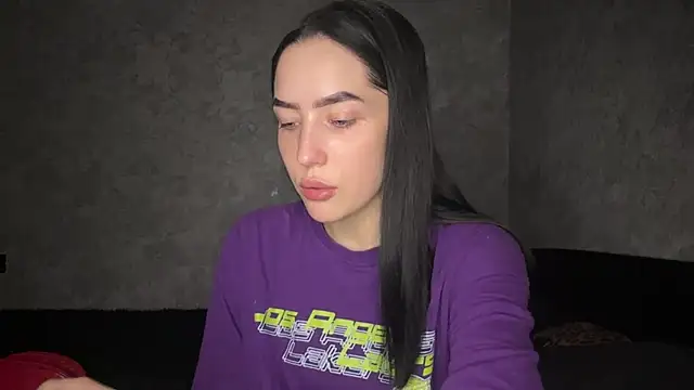 Snapshot of Ailish_Loveee chatting on 06-27-26, 03:51 Ailish Loveee online show from 06-27-26, 03:51
