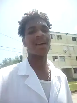 Snapshot of dantecruz19 chatting on 06-23-26, 05:55 dantecruz19 online show from 06-23-26, 05:55