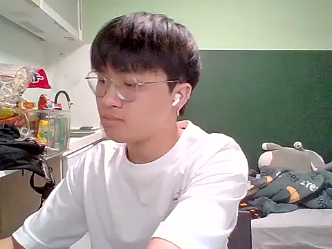 Yang 571 online show from 06-10-26, 07:37