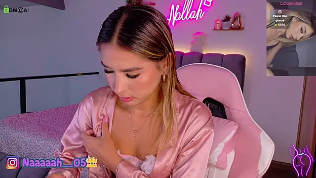 Snapshot of Nallah__ chatting on 07-19-26, 02:14 Nallah online show from 07-19-26, 02:14