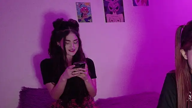 WendyandSienna online show from 07-09-26, 03:40