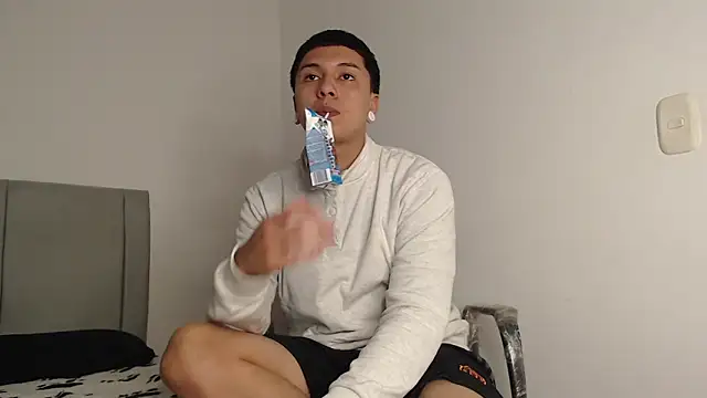 Owenn  blueee online show from 06-12-26, 03:15