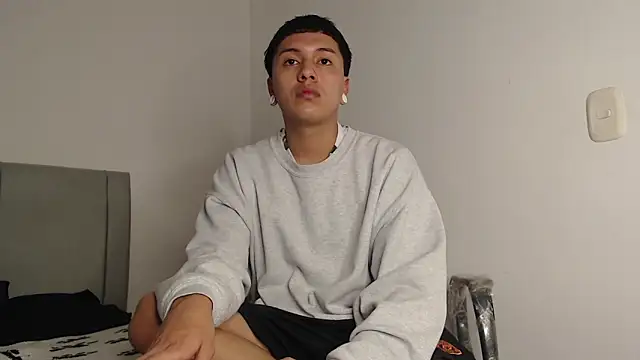 Owenn  blueee online show from 06-11-26, 03:58