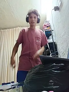 Manueluuki online show from 06-20-26, 07:19