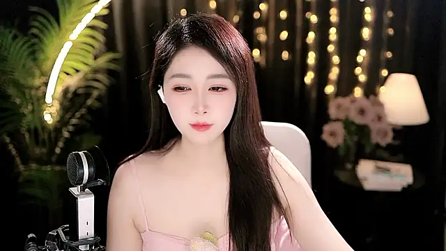 Snapshot of Peach_zzz chatting on 06-13-26, 11:41 Peach zzz online show from 06-13-26, 11:41