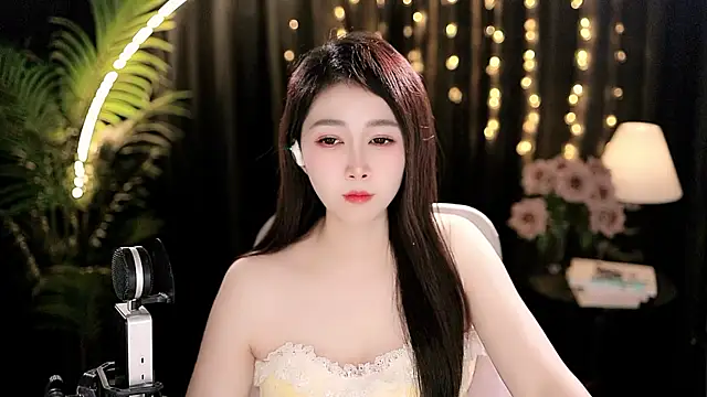 Snapshot of Peach_zzz chatting on 06-12-26, 01:42 Peach zzz online show from 06-12-26, 01:42
