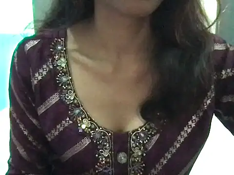 Snapshot of SIMRAN_RANI chatting on 06-26-26, 04:40 SIMRAN RANI online show from 06-26-26, 04:40