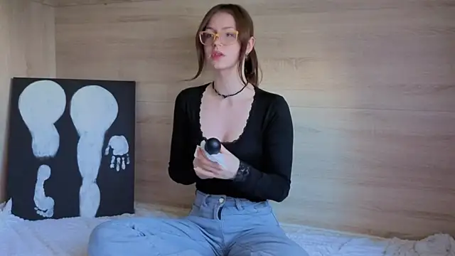 Snapshot of Lori_cutess chatting on 06-24-26, 02:10 Lori cutess online show from 06-24-26, 02:10