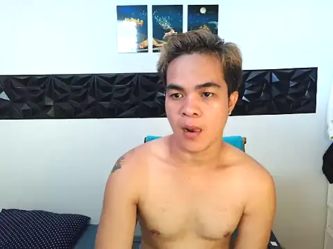Snapshot of yourmikexxx chatting on 07-21-26, 06:26 yourmikexxx online show from 07-21-26, 06:26