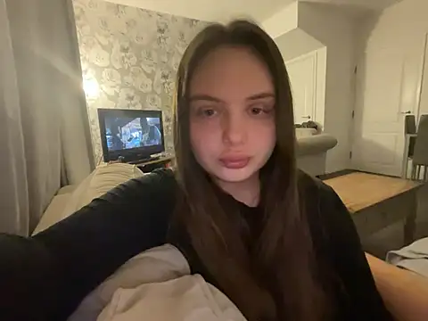PregnantEllMai online show from 06-22-26, 01:00
